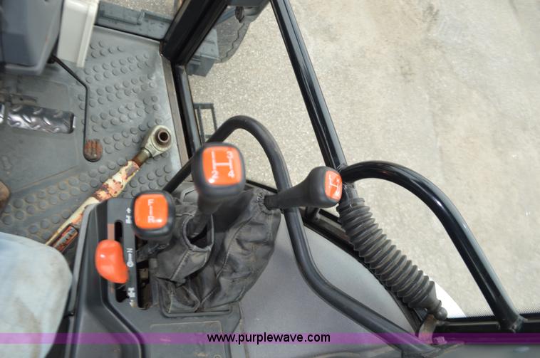 image for item L6392 1997 Ford New Holland 6640SL tractor