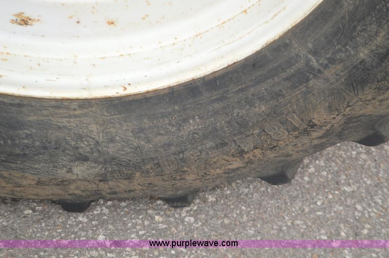 image for item L6393 1997 Ford New Holland 6640SL tractor