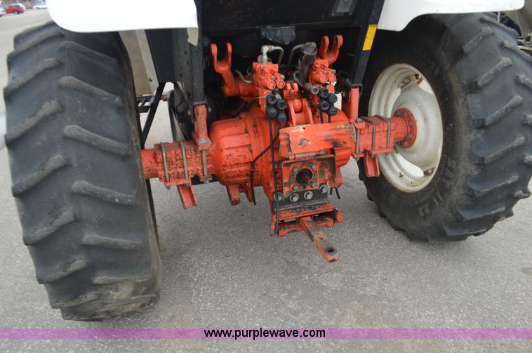 image for item L6393 1997 Ford New Holland 6640SL tractor