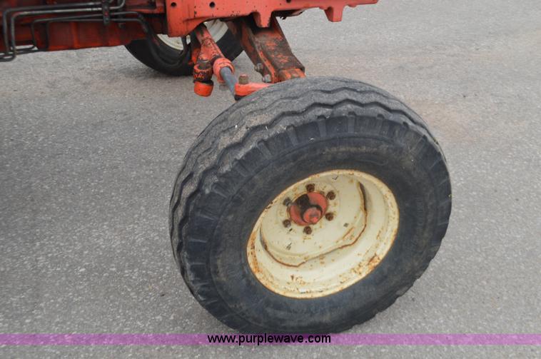 image for item L6393 1997 Ford New Holland 6640SL tractor