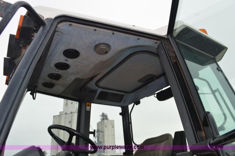 image for item L6393 1997 Ford New Holland 6640SL tractor