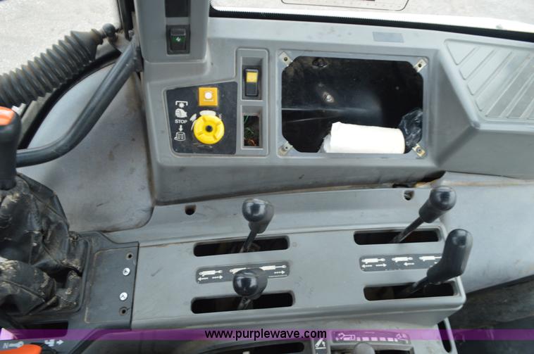 image for item L6393 1997 Ford New Holland 6640SL tractor