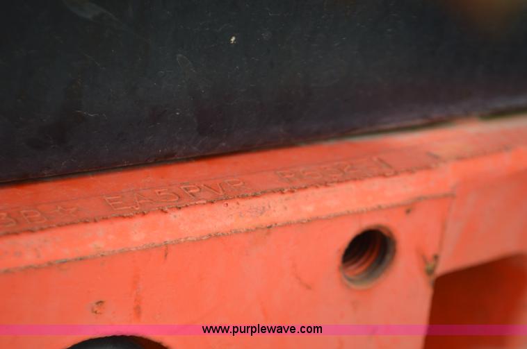 image for item L6393 1997 Ford New Holland 6640SL tractor