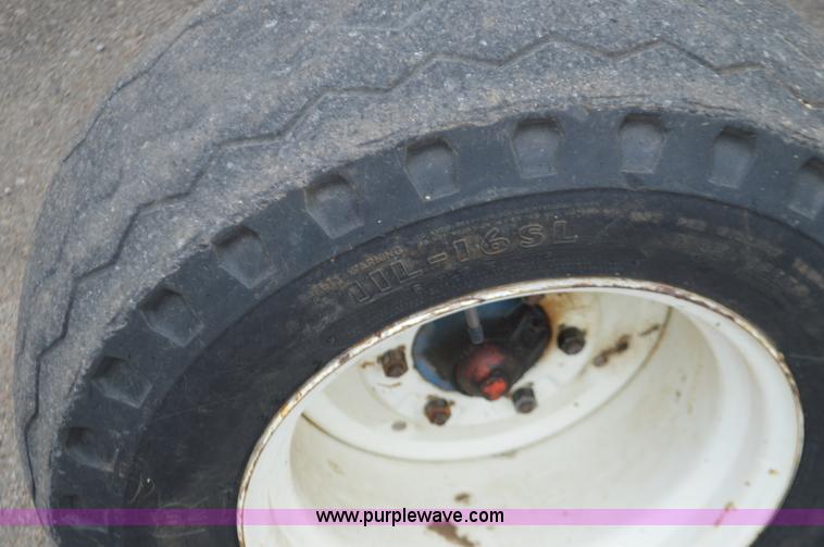 image for item L6395 1998 Ford New Holland 6640SL tractor