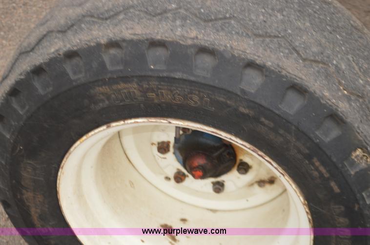 image for item L6395 1998 Ford New Holland 6640SL tractor