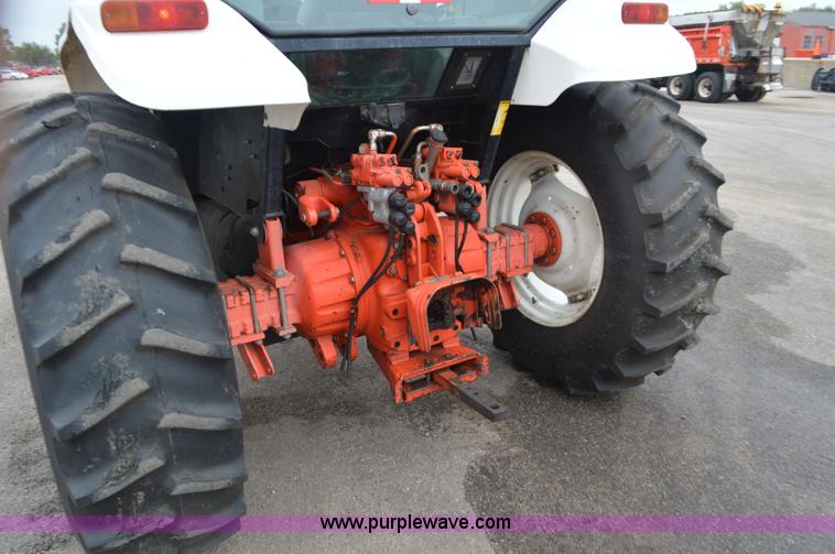 image for item L6395 1998 Ford New Holland 6640SL tractor