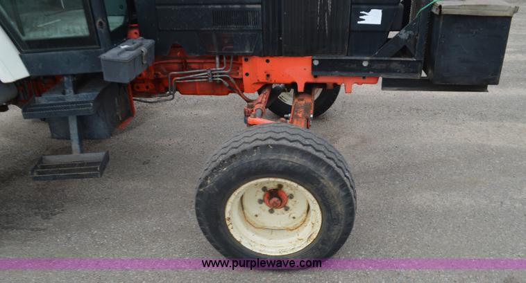 image for item L6395 1998 Ford New Holland 6640SL tractor