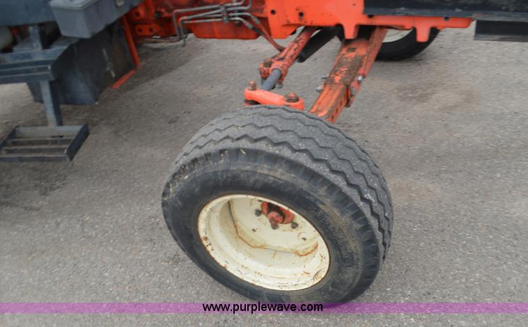 image for item L6395 1998 Ford New Holland 6640SL tractor