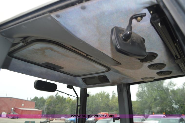 image for item L6395 1998 Ford New Holland 6640SL tractor