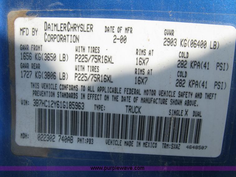 image for item L6398 2001 Dodge Ram 1500 Club Cab pickup truck