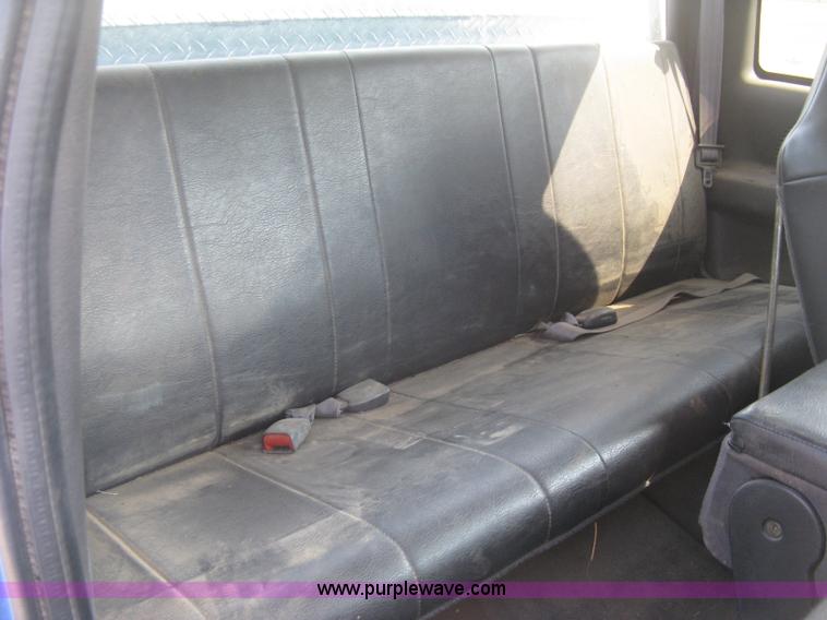 image for item L6398 2001 Dodge Ram 1500 Club Cab pickup truck