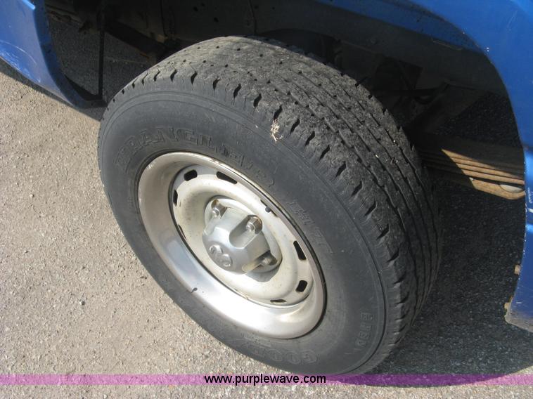 image for item L6398 2001 Dodge Ram 1500 Club Cab pickup truck