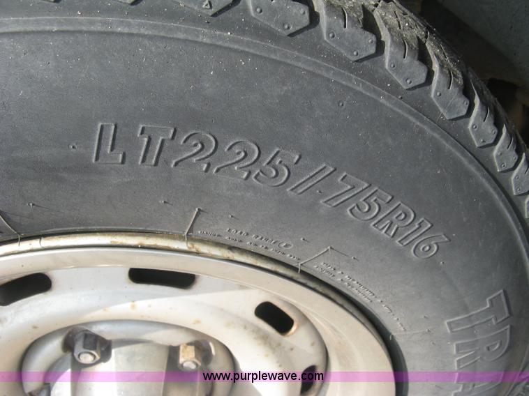 image for item L6398 2001 Dodge Ram 1500 Club Cab pickup truck