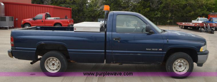image for item L6399 2001 Dodge Ram 1500 pickup truck