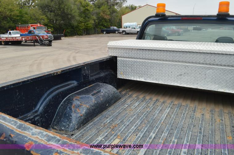 image for item L6399 2001 Dodge Ram 1500 pickup truck