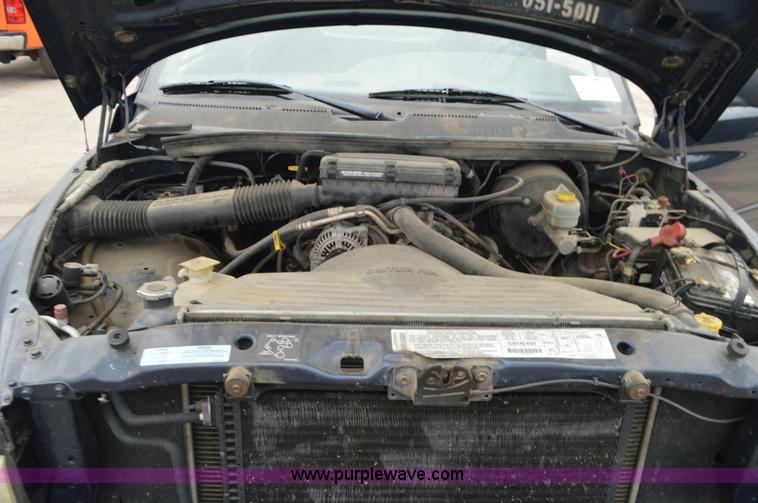 image for item L6399 2001 Dodge Ram 1500 pickup truck