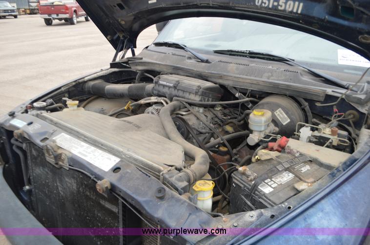 image for item L6399 2001 Dodge Ram 1500 pickup truck