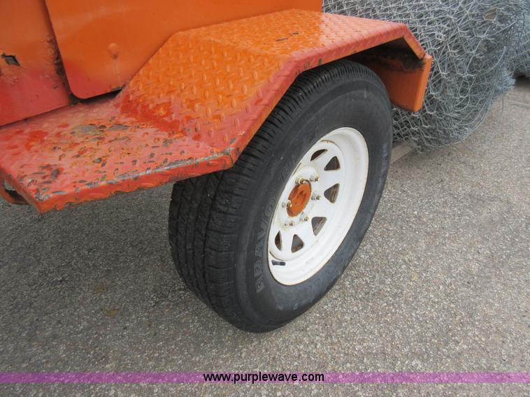 image for item L6405 2006 Broce RJ350 broom