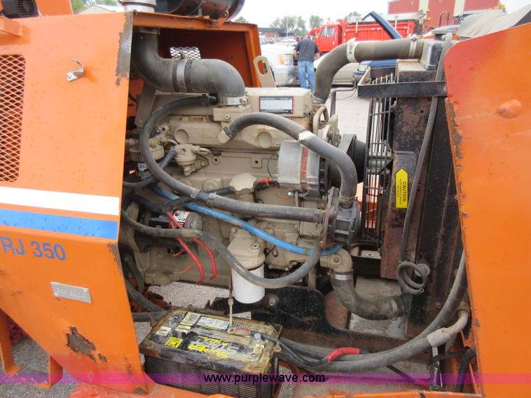 image for item L6405 2006 Broce RJ350 broom