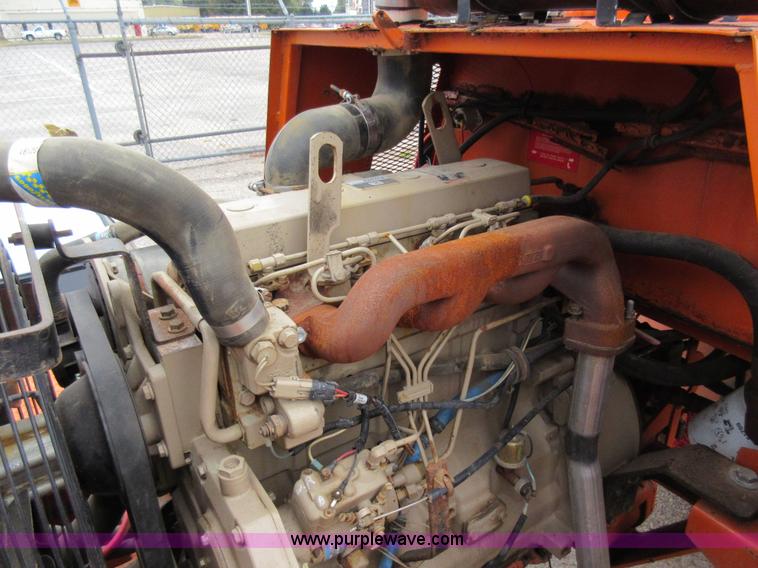 image for item L6405 2006 Broce RJ350 broom