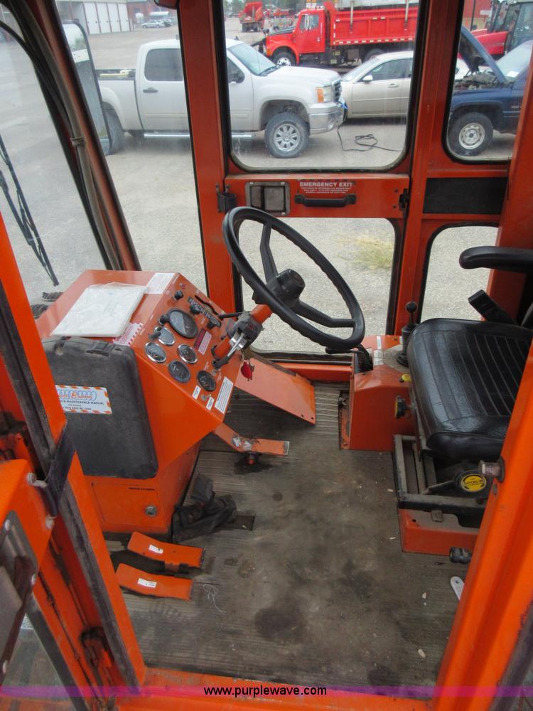 image for item L6405 2006 Broce RJ350 broom