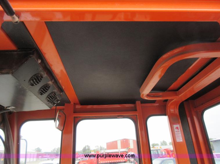 image for item L6405 2006 Broce RJ350 broom