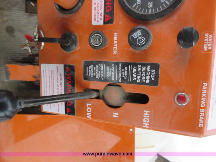 image for item L6405 2006 Broce RJ350 broom