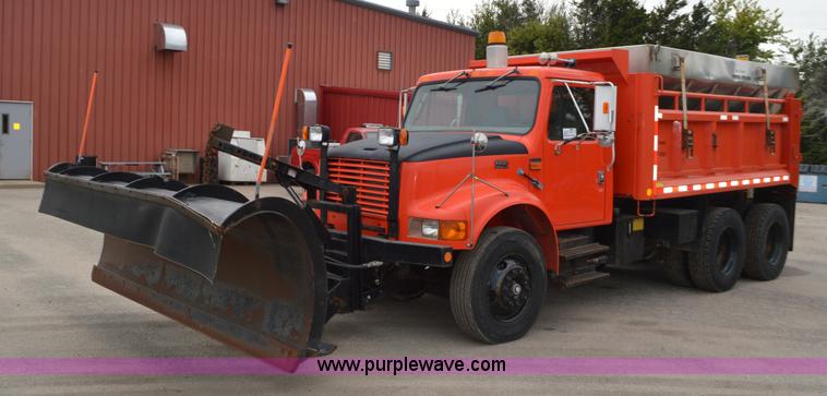 image for item L6406 1999 International 4900 dump truck
