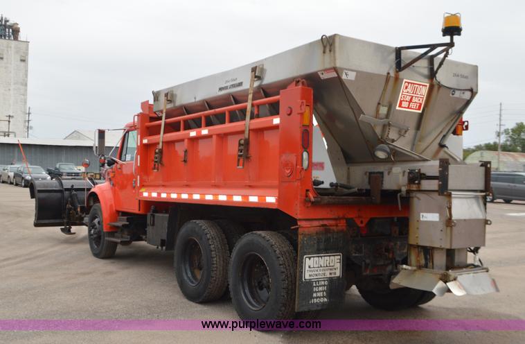 image for item L6406 1999 International 4900 dump truck