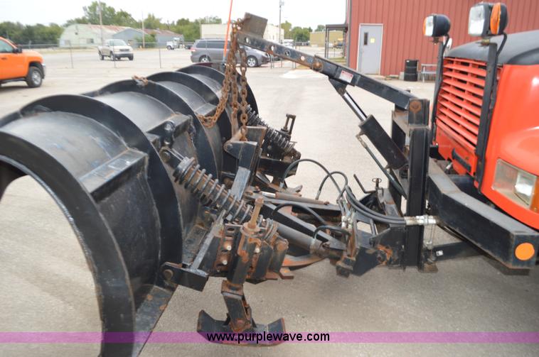 image for item L6406 1999 International 4900 dump truck