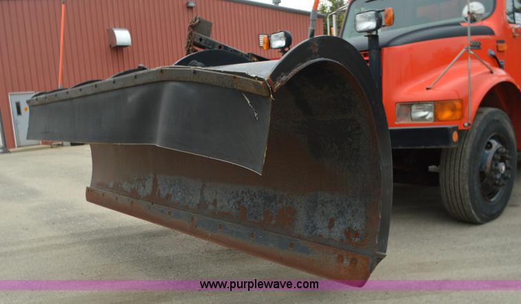 image for item L6406 1999 International 4900 dump truck