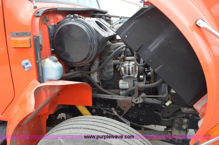 image for item L6406 1999 International 4900 dump truck