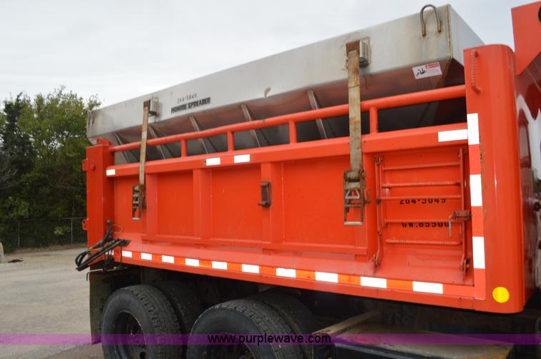 image for item L6406 1999 International 4900 dump truck