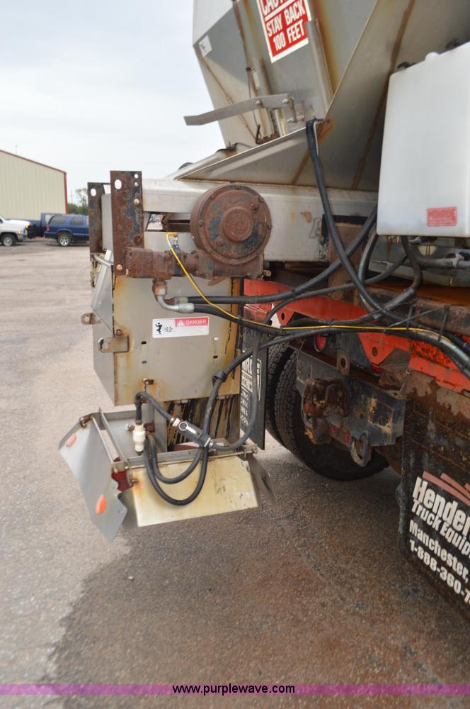 image for item L6406 1999 International 4900 dump truck