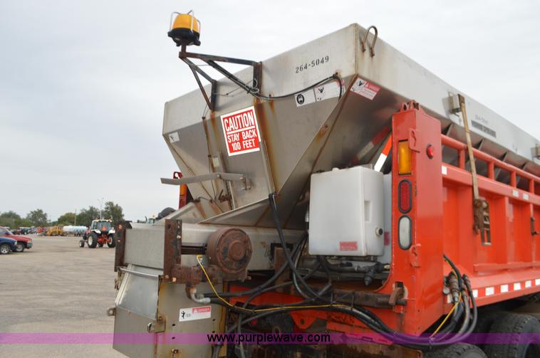 image for item L6406 1999 International 4900 dump truck