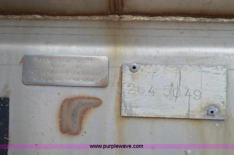 image for item L6406 1999 International 4900 dump truck