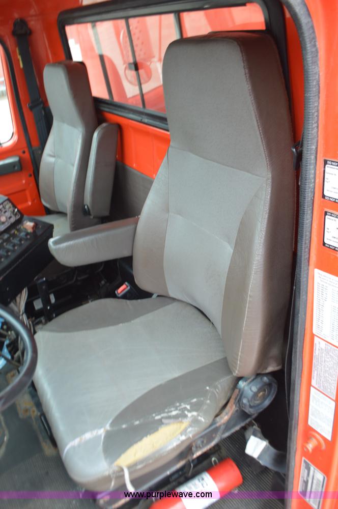 image for item L6406 1999 International 4900 dump truck