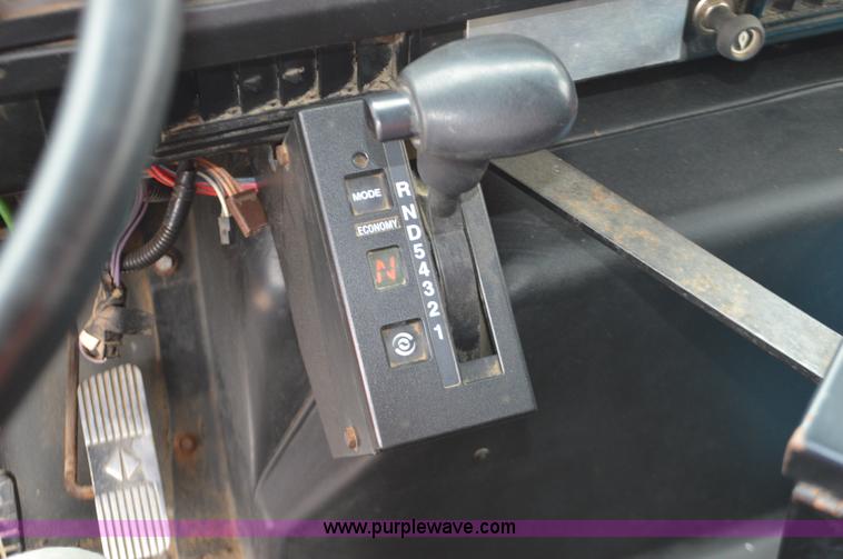 image for item L6406 1999 International 4900 dump truck