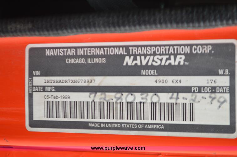 image for item L6406 1999 International 4900 dump truck