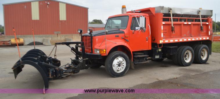 image for item L6407 1999 International 4900 dump truck