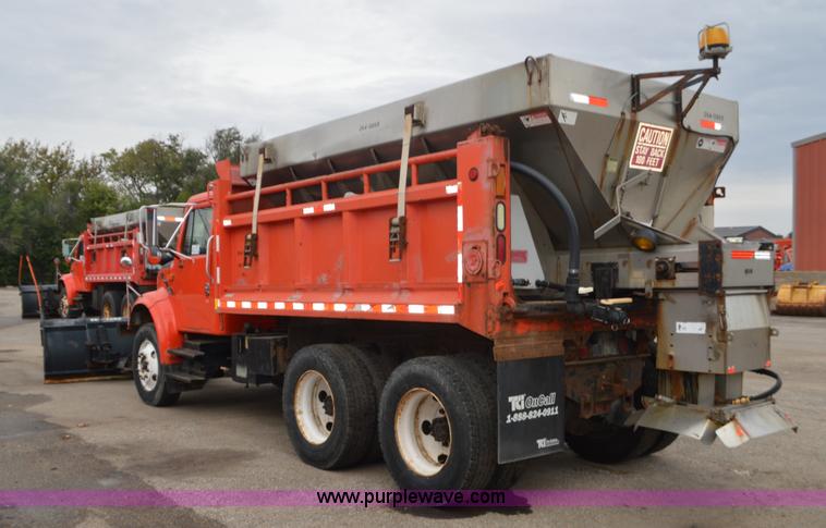 image for item L6407 1999 International 4900 dump truck
