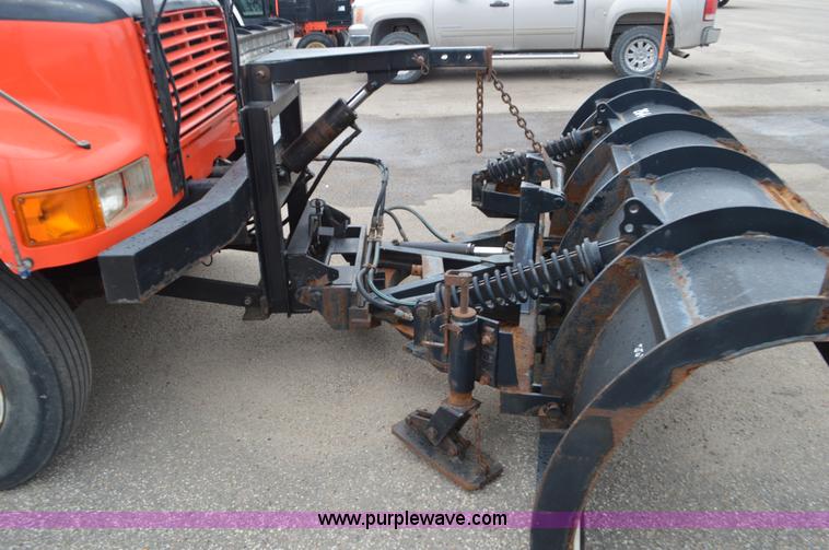 image for item L6407 1999 International 4900 dump truck