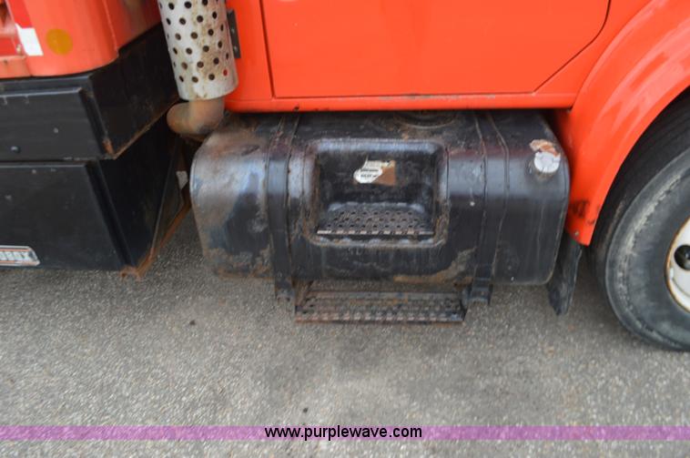 image for item L6407 1999 International 4900 dump truck