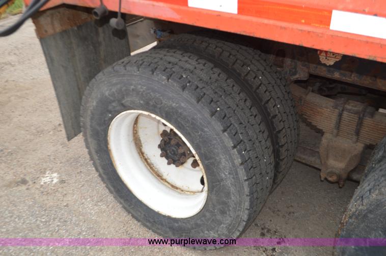 image for item L6407 1999 International 4900 dump truck