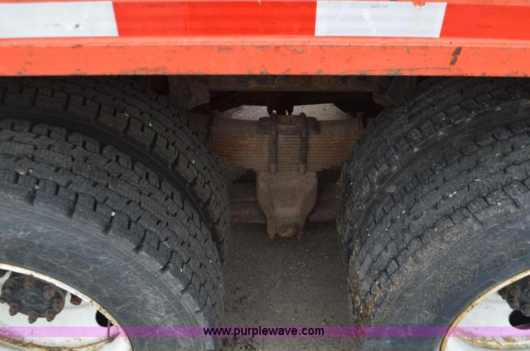 image for item L6407 1999 International 4900 dump truck