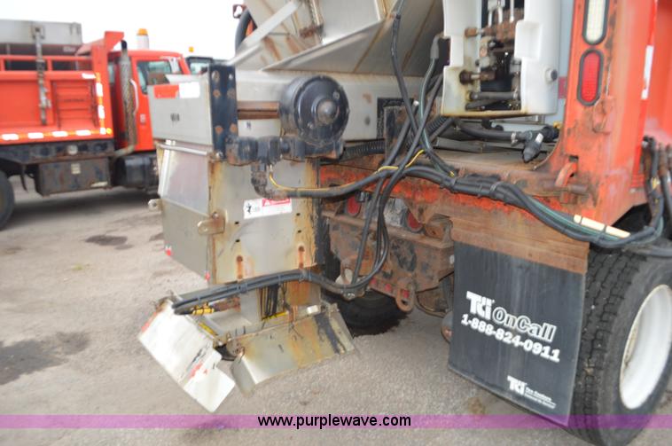 image for item L6407 1999 International 4900 dump truck