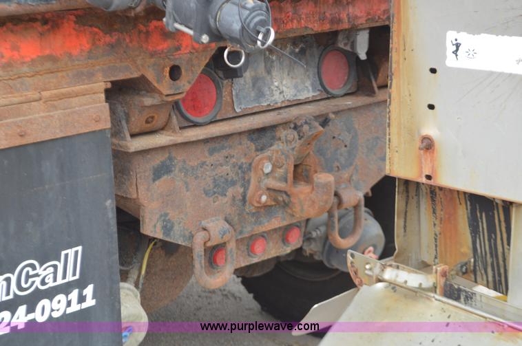 image for item L6407 1999 International 4900 dump truck