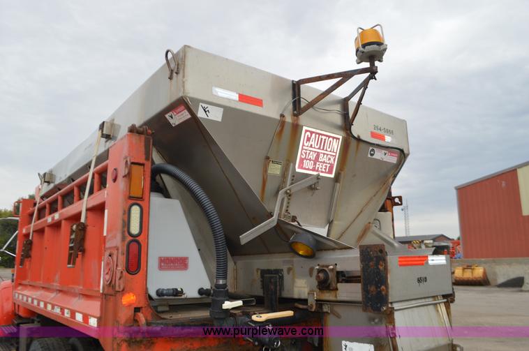 image for item L6407 1999 International 4900 dump truck