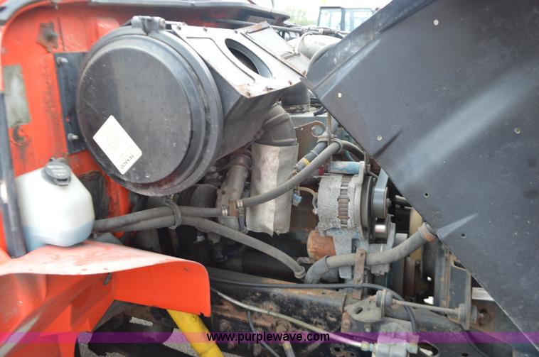 image for item L6407 1999 International 4900 dump truck