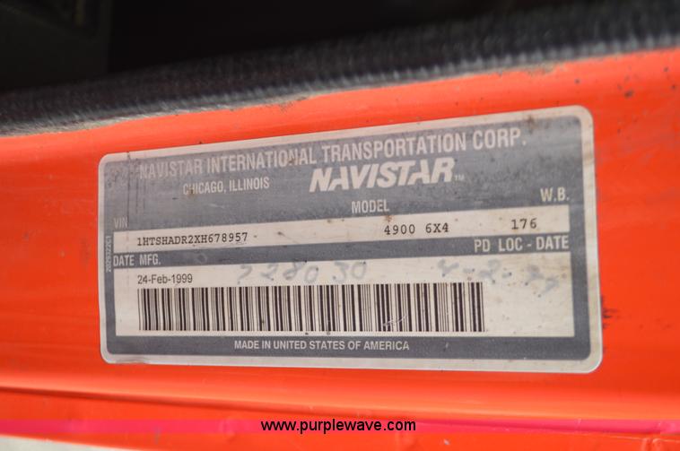 image for item L6407 1999 International 4900 dump truck